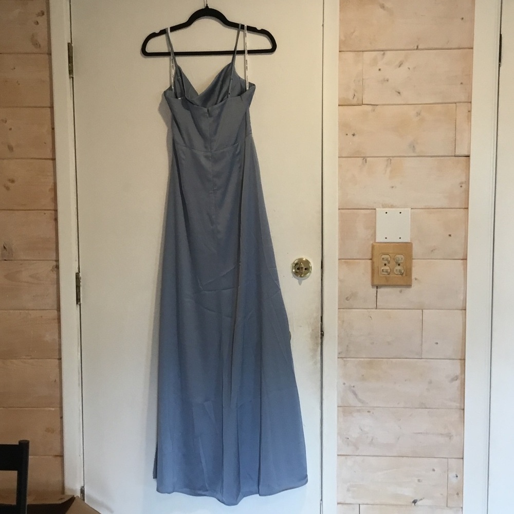 Birds Grey
Elegant Light Blue Maxi Dress with Spaghetti Straps